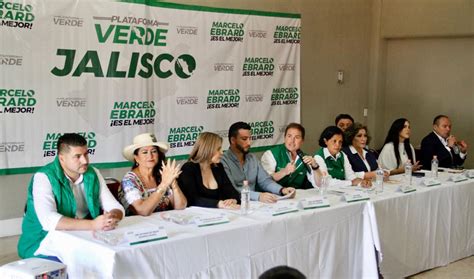 La entrega de 21 diputados del Verde y el PT le da a Morena.